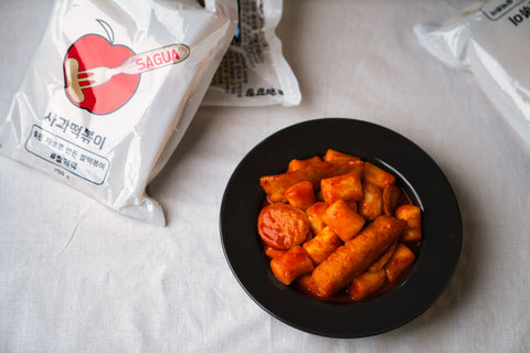 [New] 🚚VIC ONLY🚚음식을 음식답게 좋은 재료로 만든 사과 떡볶이 쌀떡 750g (약간 매운맛)